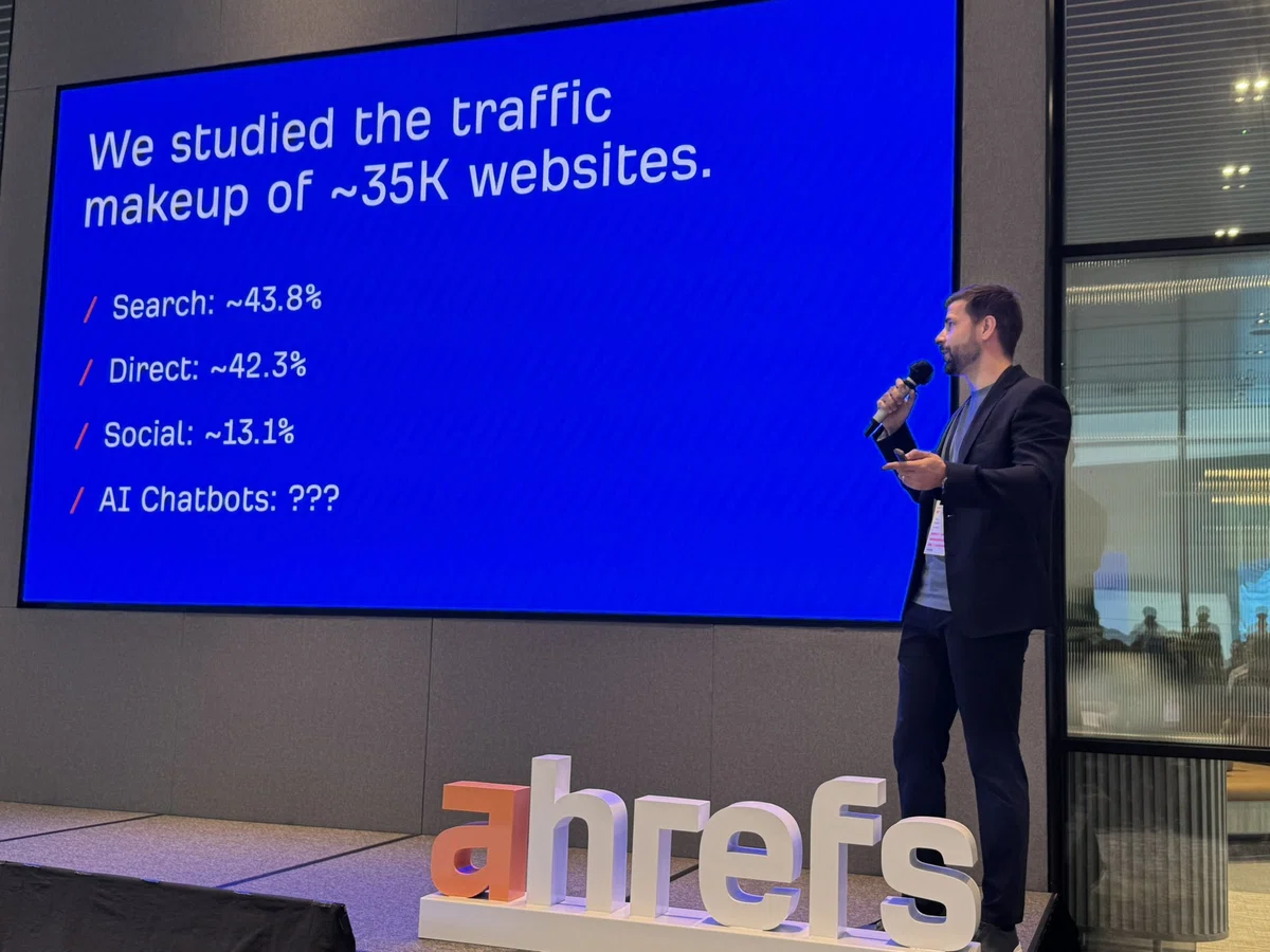AhrefsのCMO Timのプレゼンの様子